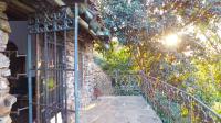 Balcony - 25 square meters of property in Bothas Hill 