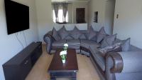 Lounges - 21 square meters of property in Prospecton