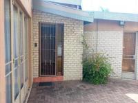 Front View of property in Glenmarais (Glen Marais)