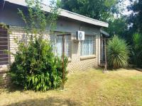 Front View of property in Glenmarais (Glen Marais)