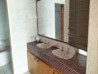 Main Bathroom - 4 square meters of property in Glenmarais (Glen Marais)