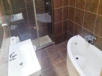 Bathroom 1 - 9 square meters of property in Glenmarais (Glen Marais)