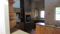 Kitchen - 25 square meters of property in Glenmarais (Glen Marais)