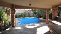 Patio of property in Glenmarais (Glen Marais)