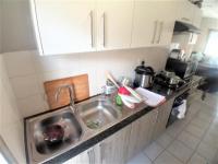 Kitchen - 6 square meters of property in Clubview