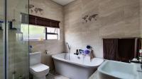 Main Bathroom - 8 square meters of property in Beyers Park