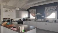 Kitchen - 14 square meters of property in Golden Mile