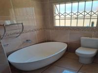 Main Bathroom - 5 square meters of property in Cosmo City