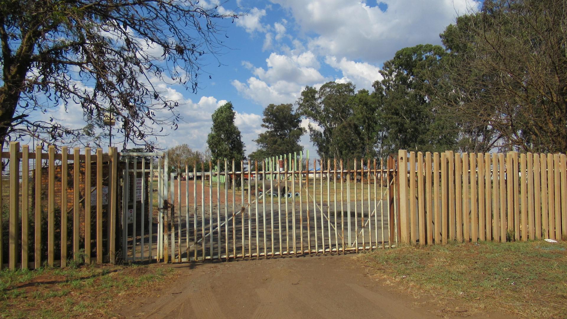 Front View of property in Vereeniging NU