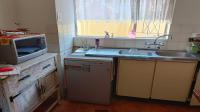 Kitchen - 11 square meters of property in Roodia