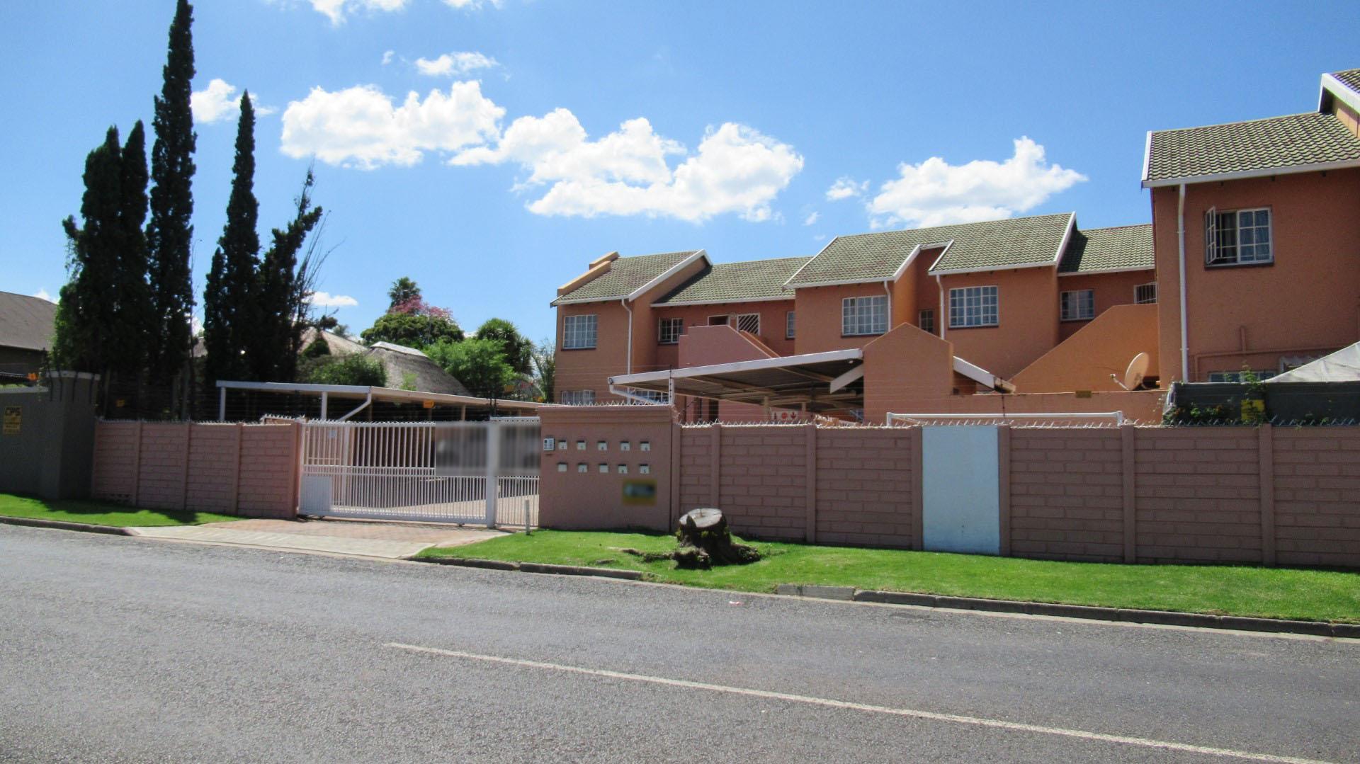 Front View of property in Alberton