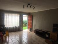 Lounges - 25 square meters of property in Witfield