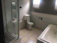 Bathroom 1 - 8 square meters of property in Witfield