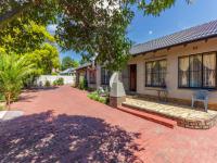 Front View of property in Brackendowns