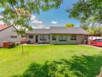 Front View of property in Brackendowns