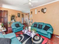 Lounges - 25 square meters of property in Brackendowns