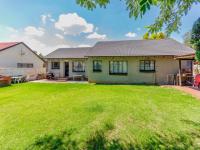 Front View of property in Brackendowns