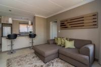 Lounges - 19 square meters of property in Amberfield