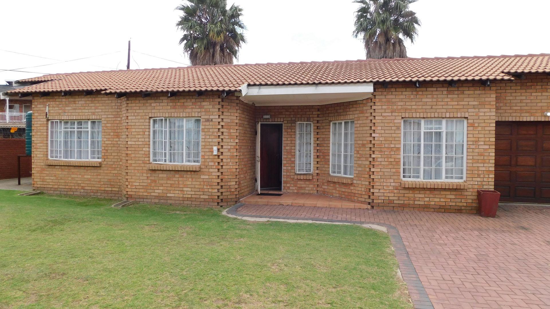 Front View of property in Reyno Ridge