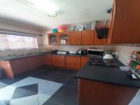 Kitchen - 11 square meters of property in Reyno Ridge