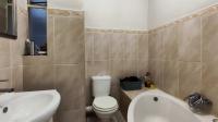 Bathroom 1 - 4 square meters of property in Brackenhurst