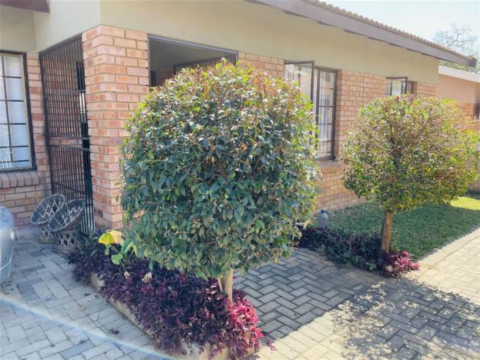 2 Bedroom Apartment for Sale For Sale in Rustenburg - MR551738