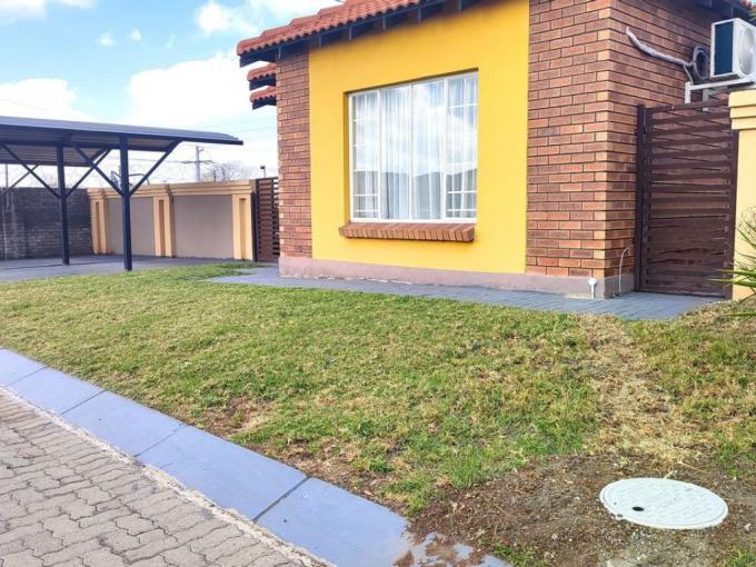 2 Bedroom Simplex for Sale For Sale in Waterval East - MR551747