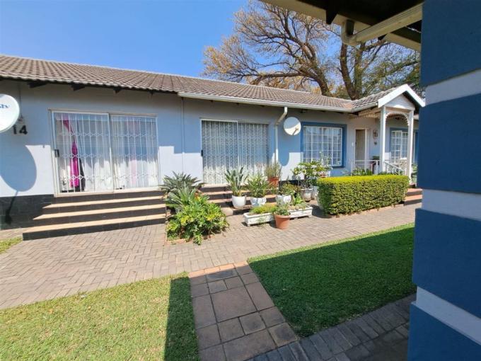 3 Bedroom Simplex for Sale For Sale in Waterval East - MR552187