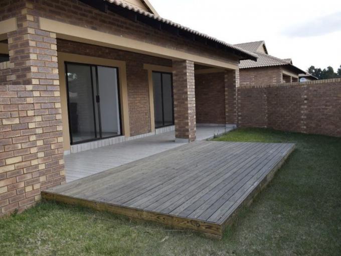 3 Bedroom House for Sale For Sale in Helderwyk Estate - MR552495