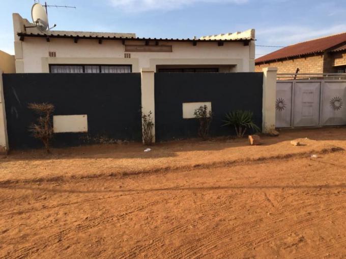 4 Bedroom House for Sale For Sale in Orange farm - MR554976