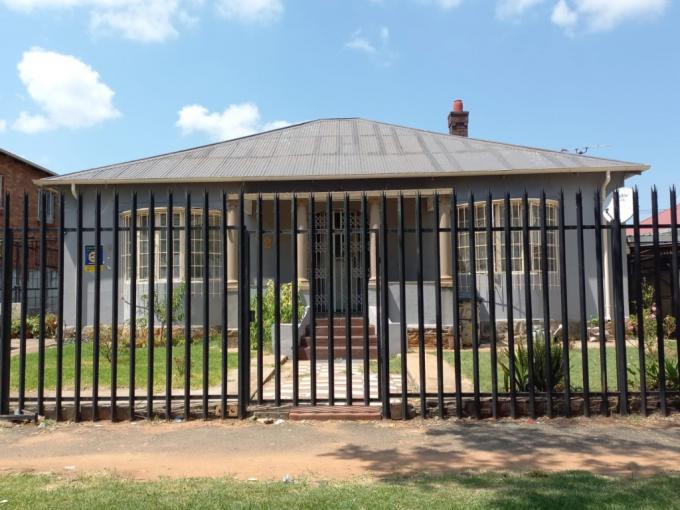 4 Bedroom House for Sale For Sale in Kenilworth - JHB - MR555563