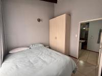 Main Bedroom of property in Roodepoort