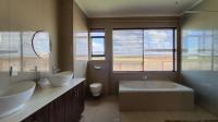 Main Bathroom - 15 square meters of property in Witfontein