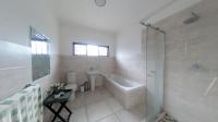 Bathroom 1 - 10 square meters of property in Hibberdene