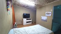 Main Bedroom - 24 square meters of property in Cafda Village