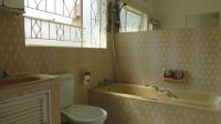 Bathroom 2 - 7 square meters of property in Symhurst