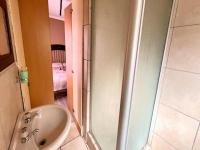 Main Bathroom of property in Heidedal