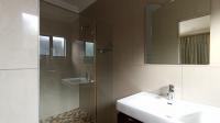 Bathroom 2 - 4 square meters of property in Blue Valley Golf Estate