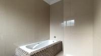 Bathroom 3+ - 9 square meters of property in Blue Valley Golf Estate