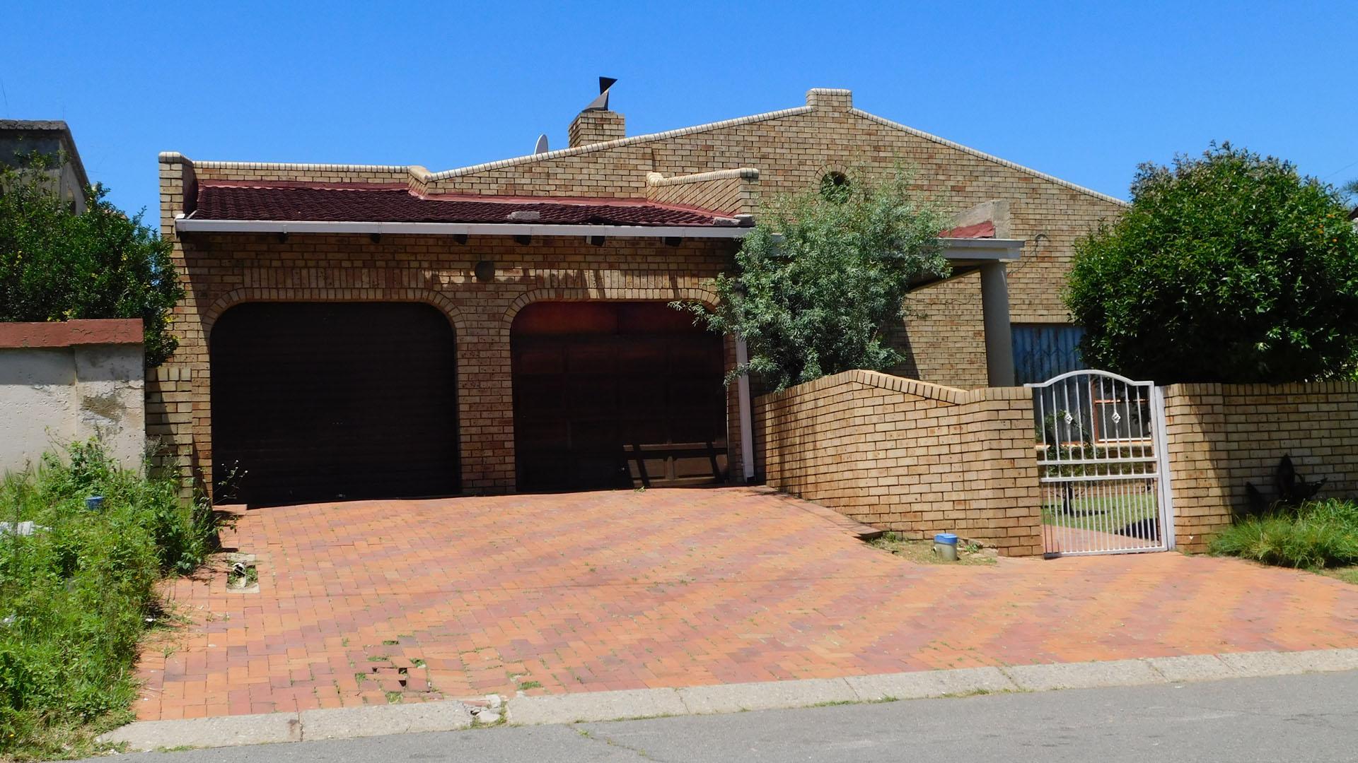 Front View of property in Newclare