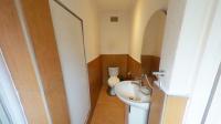 Bathroom 1 - 11 square meters of property in Athlone Park