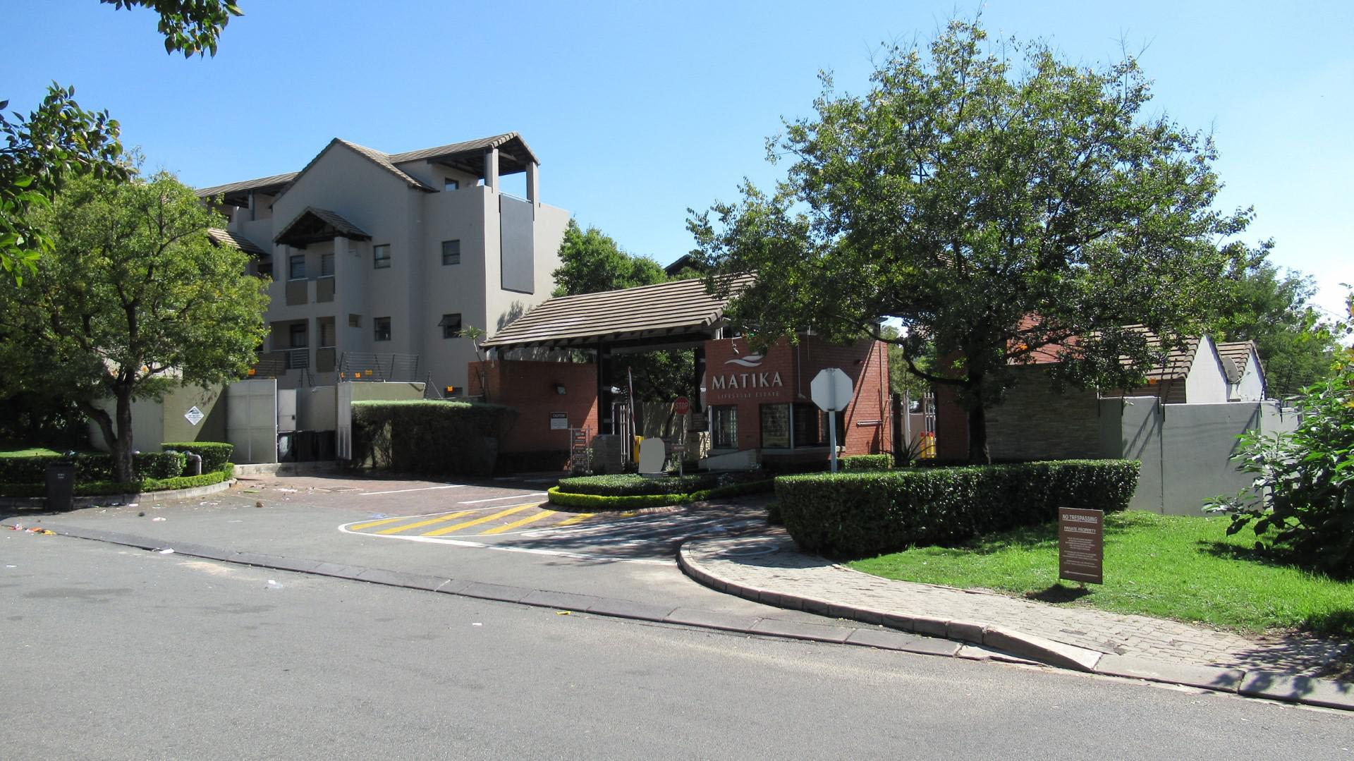 Front View of property in Paulshof