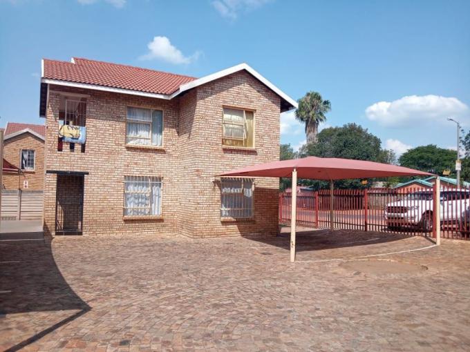 2 Bedroom Apartment for Sale For Sale in Rustenburg - MR560033