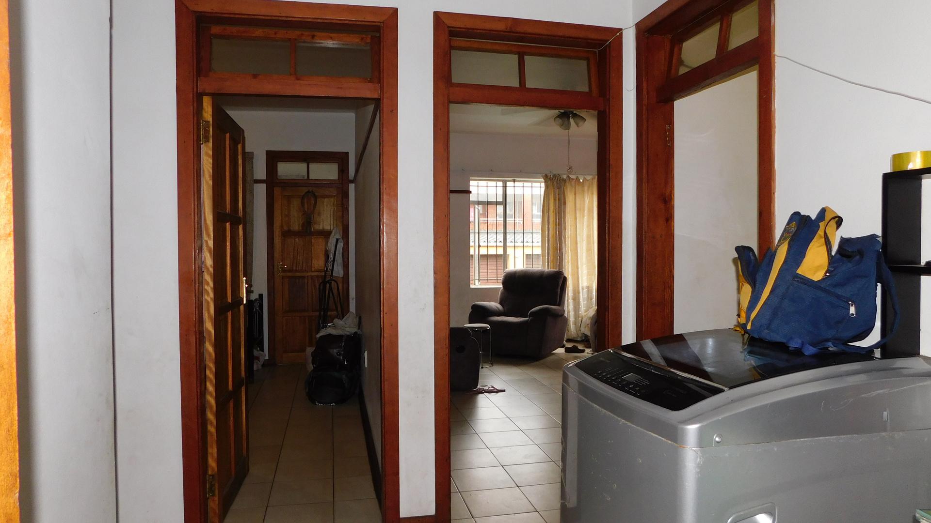 Spaces - 10 square meters of property in Bulwer (Dbn)