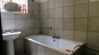 Bathroom 1 - 7 square meters of property in Bulwer (Dbn)