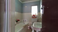 Bathroom 1 - 6 square meters of property in Florida