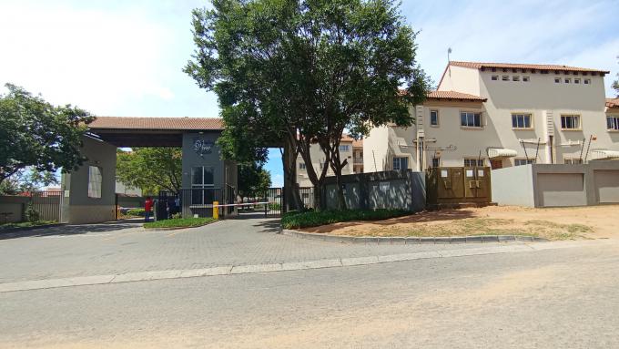 Standard Bank SIE Sale In Execution 3 Bedroom Sectional Title for Sale in Country View - MR561397