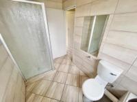 Bathroom 1 - 6 square meters of property in Monavoni