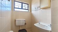 Main Bathroom - 6 square meters of property in Bulwer (Dbn)