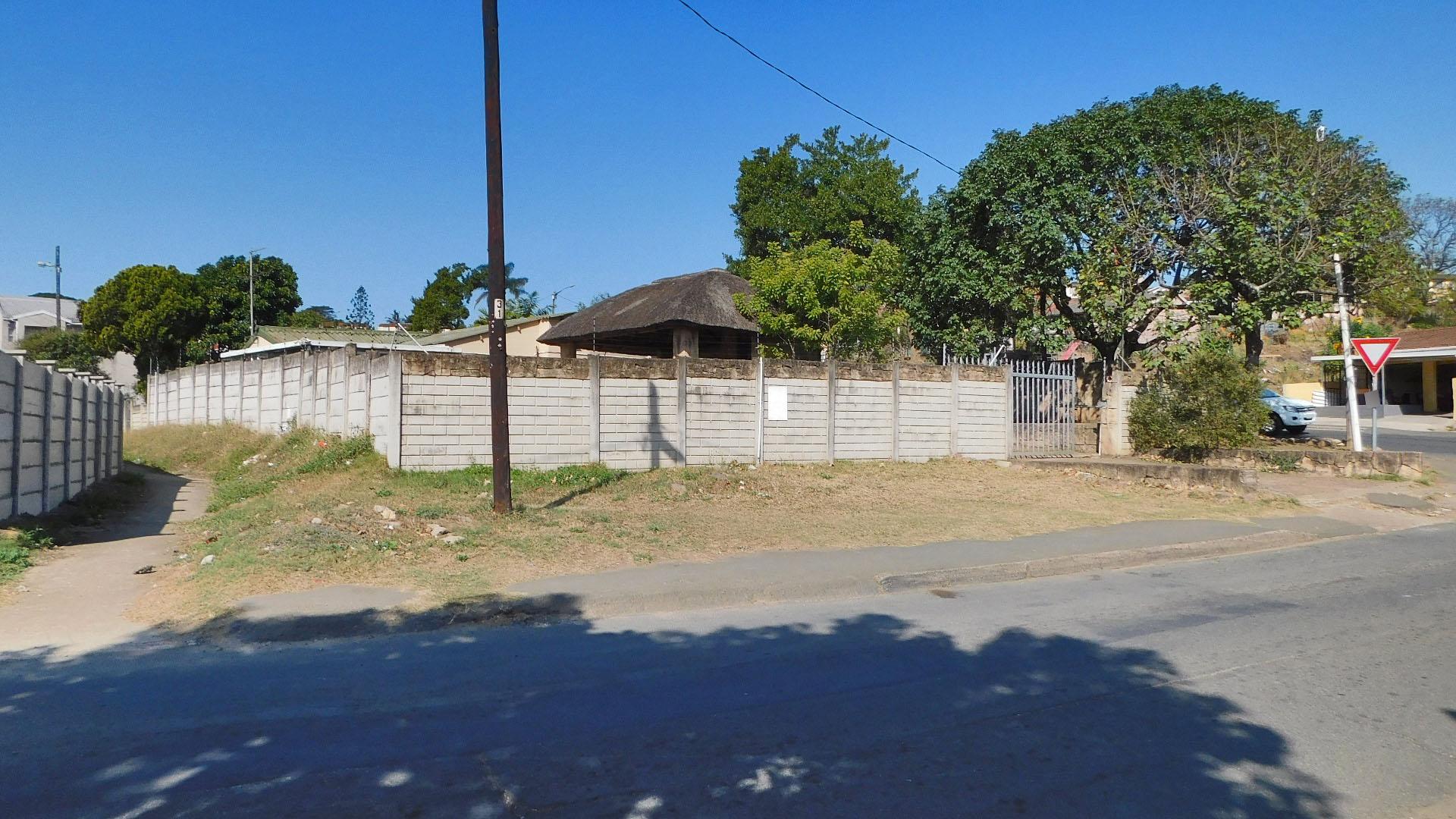 Front View of property in Clayfield